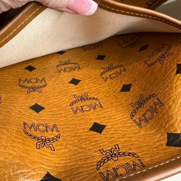 MCM COGNAC VISETOS SHOPPER TOTE BAG - Picture 9 of 15